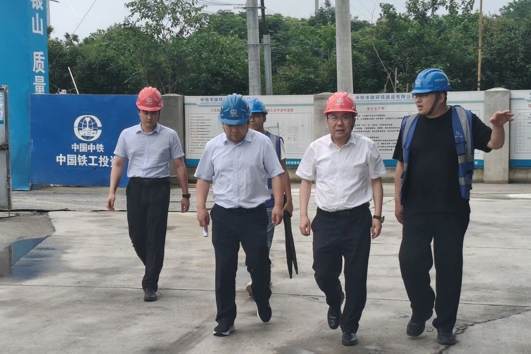 公司黨委書(shū)記、董事長(zhǎng)李明華到合肥智能中央廚房項(xiàng)目檢查指導(dǎo)工作.jpg
