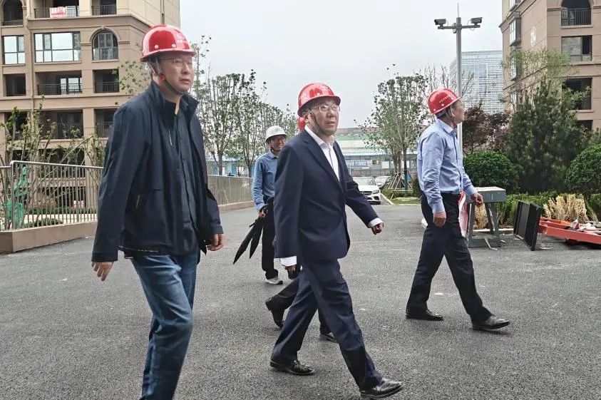 公司黨委書記、董事長李明華一行到煙臺項目、濰坊項目檢查指導(dǎo)工作.jpg