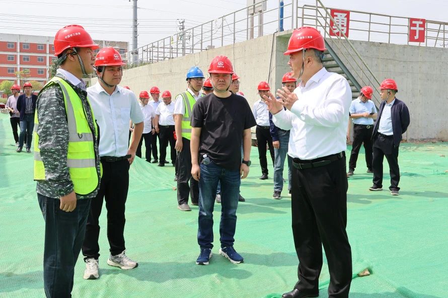 泰州市金東城市建設(shè)投資集團(tuán)黨委書記、董事長陳祥到姜堰項(xiàng)目檢查指導(dǎo)工作.jpg